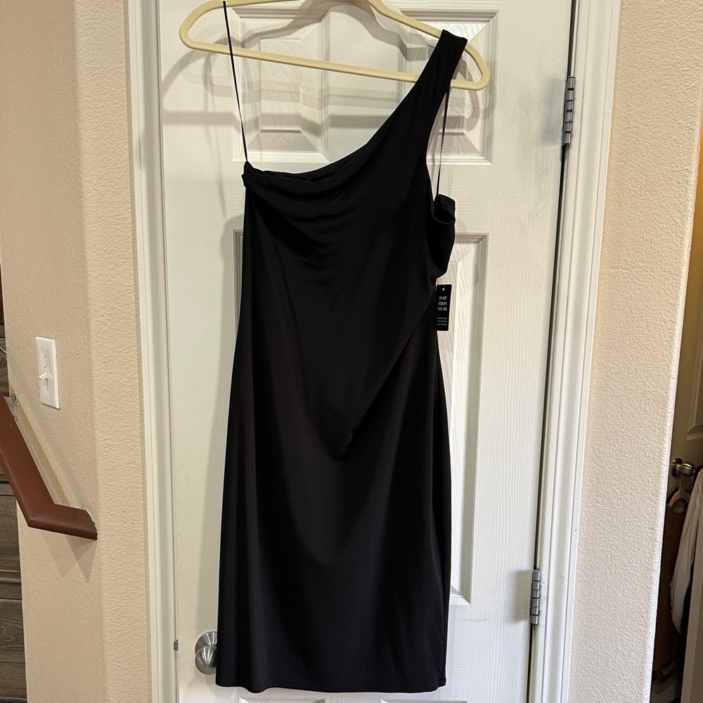 🌺NWT🌺 Express Elegant One-Shoulder Black Dress